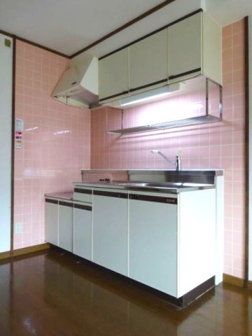 キッチン　コンパクトなキッチンで掃除もラクラク