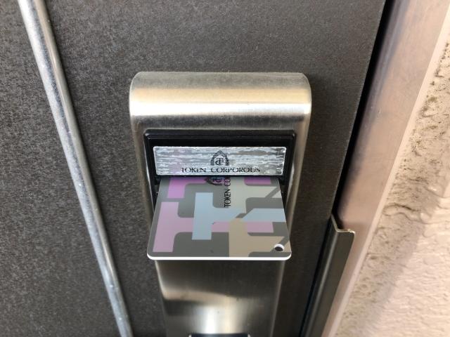 玄関　カードキー