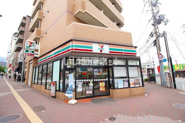 コンビニ　セブンイレブン 神戸灘岩屋駅前店様（コンビニ）まで75m