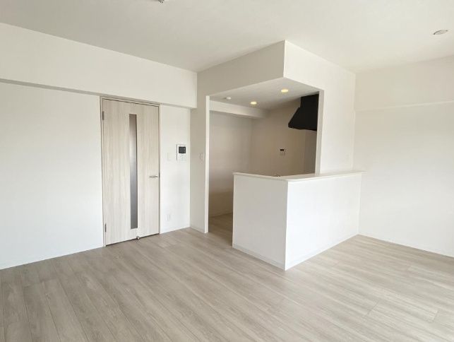 居室・リビング　☆明るい居間☆