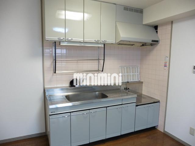 キッチン　吊り棚がある便利なキッチン