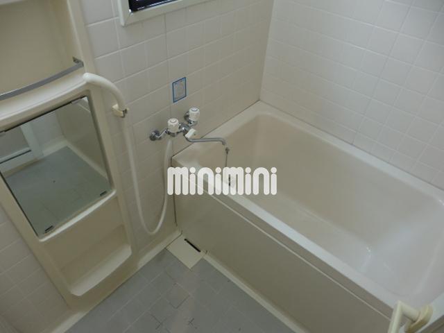 バス・シャワールーム　追い焚き機能付きのお風呂