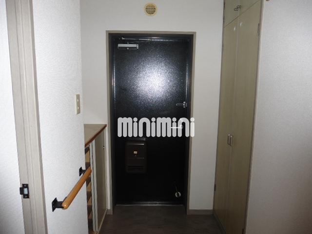 玄関　下駄箱付きの使い勝手の良い玄関