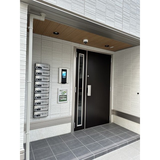 その他　共用エントランスにはオートロックあり