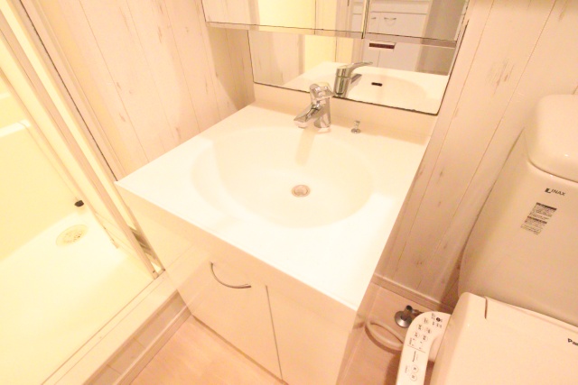 洗面設備　※別室の参考写真の為、現況優先です。