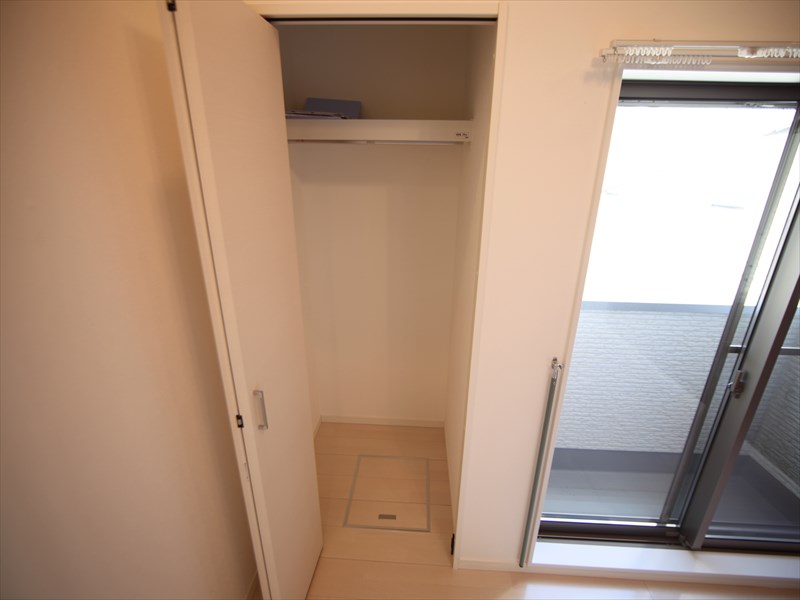 収納　クローゼット付き