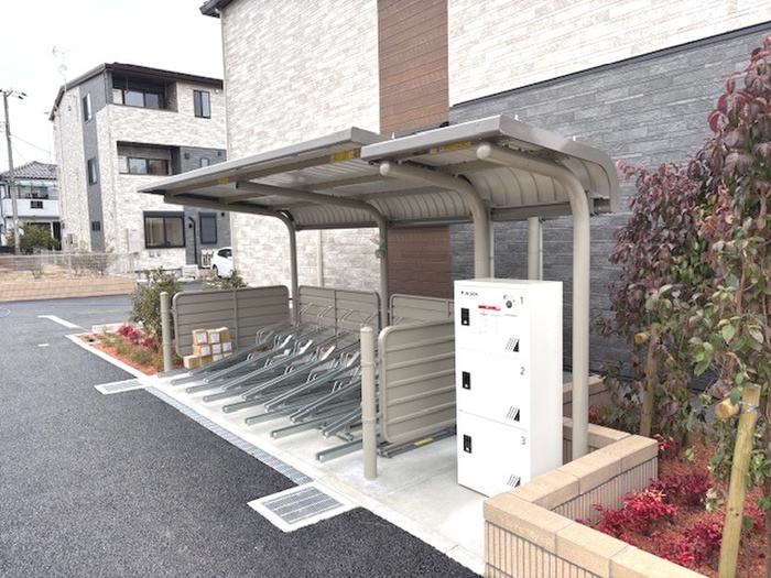 建物外観　建築中