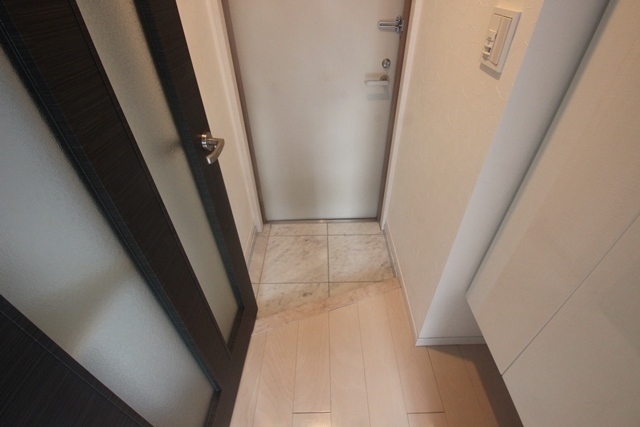 玄関　※他部屋の写真です。