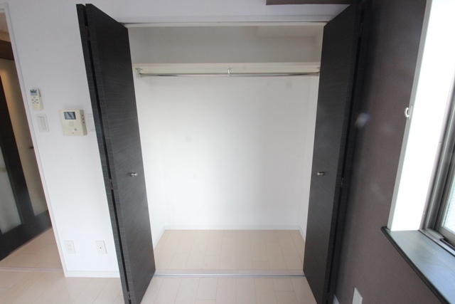 収納　※他部屋の写真です。