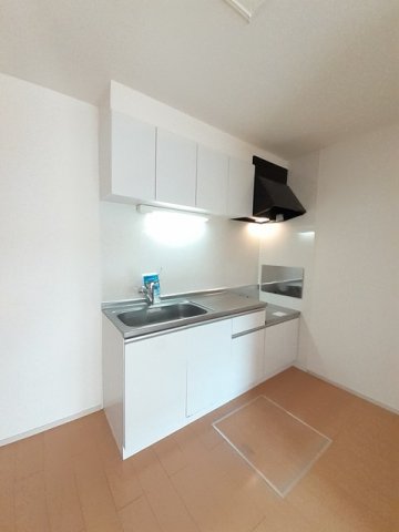 キッチン　コンパクトなキッチンで掃除もラクラク