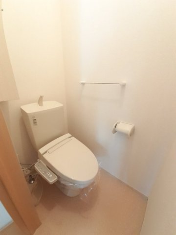 トイレ　清潔感のあるトイレです