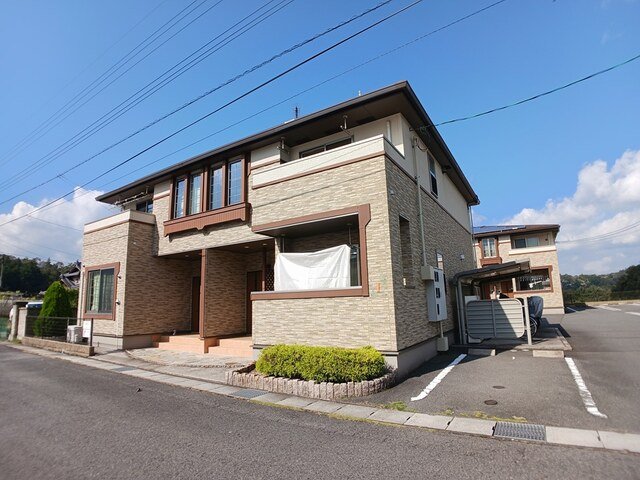 建物外観　落ち着いた雰囲気の外観です