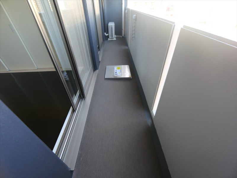 バルコニー　バルコニー　洗濯物が干せます