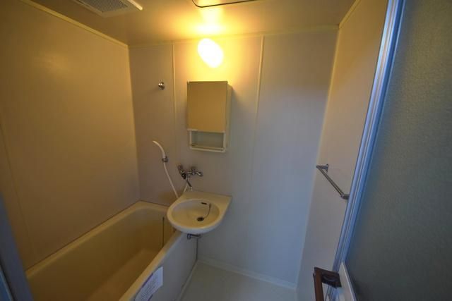 バス・シャワールーム　洗面