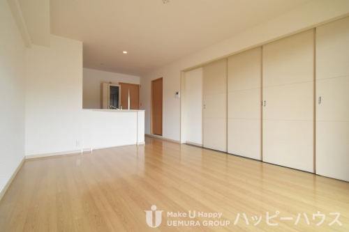 居室・リビング　退去前の部屋の為、類似の部屋の写真です。現状を優先とさせて頂