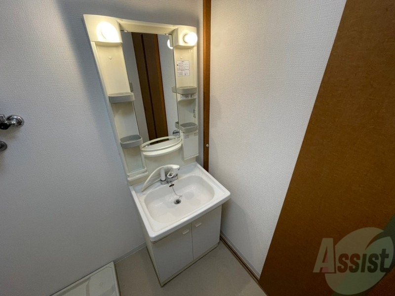 洗面設備　嬉しい独立洗面台です。朝の身支度もスムーズですね！