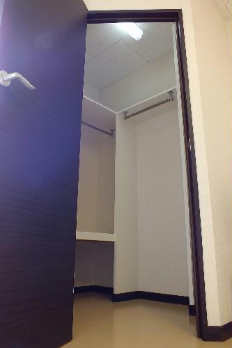 収納　ウォークインクローゼット