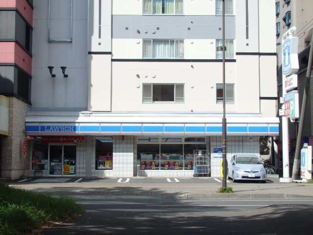 コンビニ　ローソン（コンビニ）まで161m