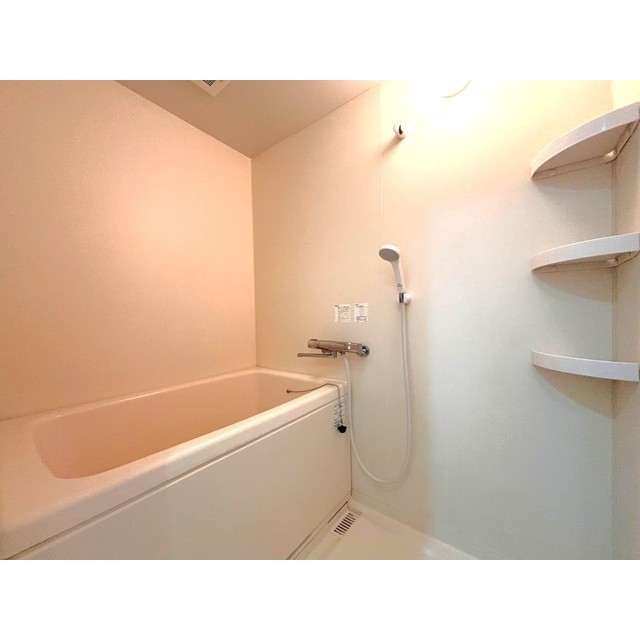 バス・シャワールーム　バストイレ別！