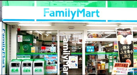 コンビニ　ファミリーマート（コンビニ）まで172m