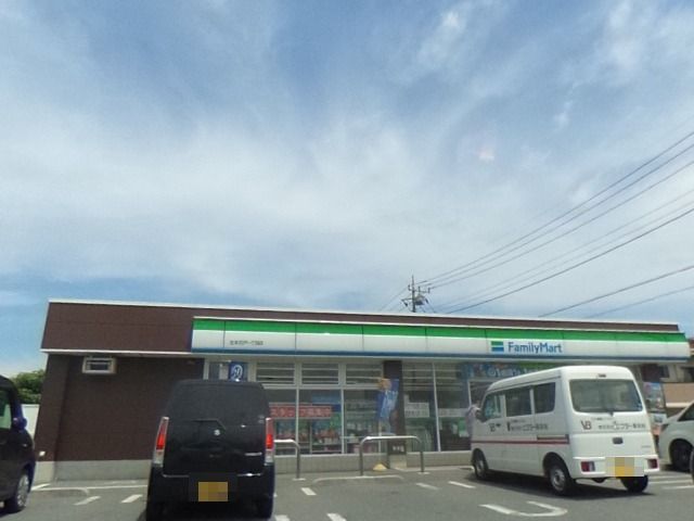 コンビニ　ファミリーマート 北本石戸一丁目店（コンビニ）まで437m