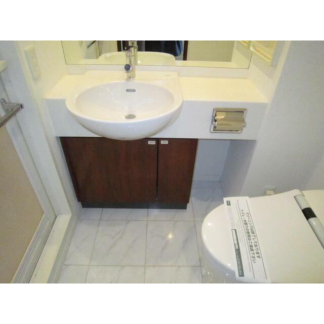 洗面設備　※別部屋の参考写真です。