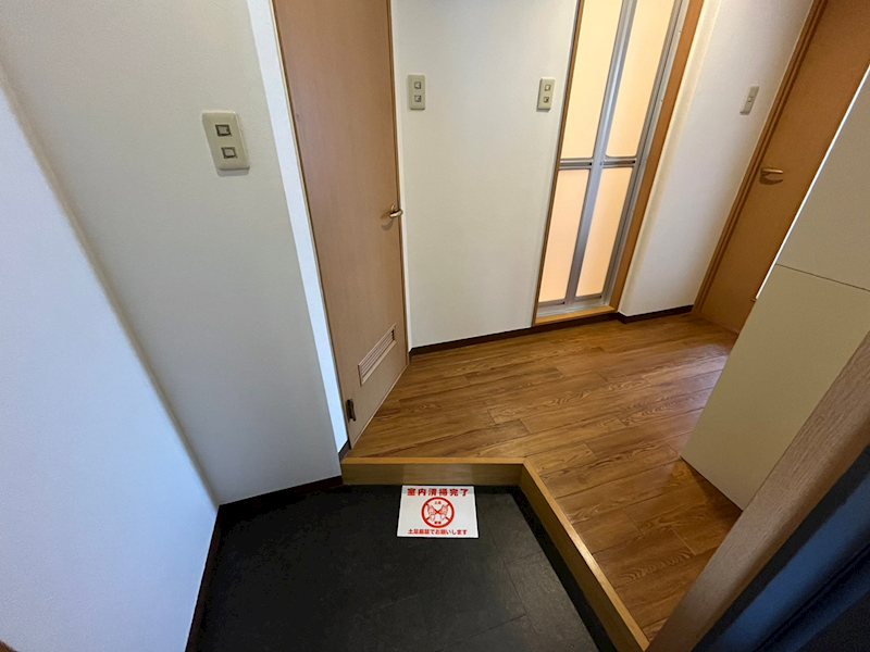 玄関　※別部屋写真です