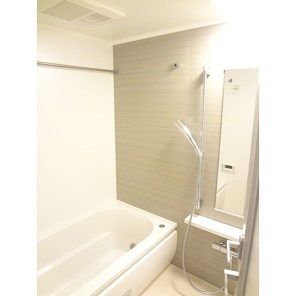 バス・シャワールーム　写真は同タイプ住居です。