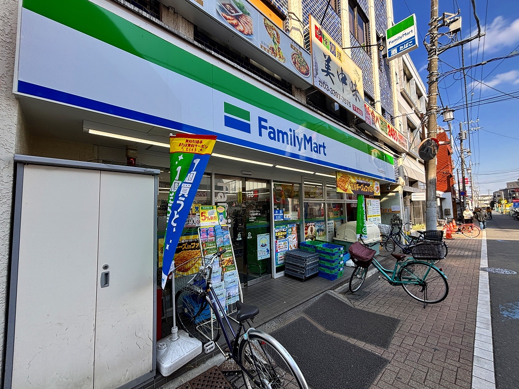 コンビニ　ファミリーマート下井草駅南口店（コンビニ）まで395m