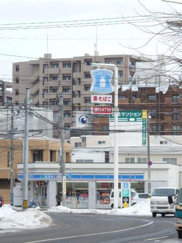 コンビニ　ローソン（コンビニ）まで1374m