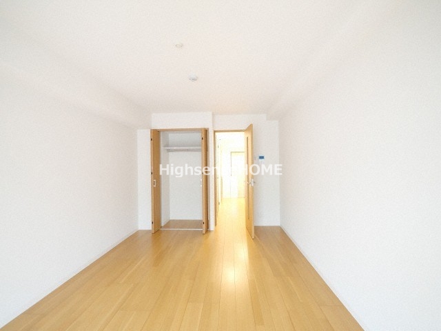 その他部屋・スペース　広くて明るい寝室