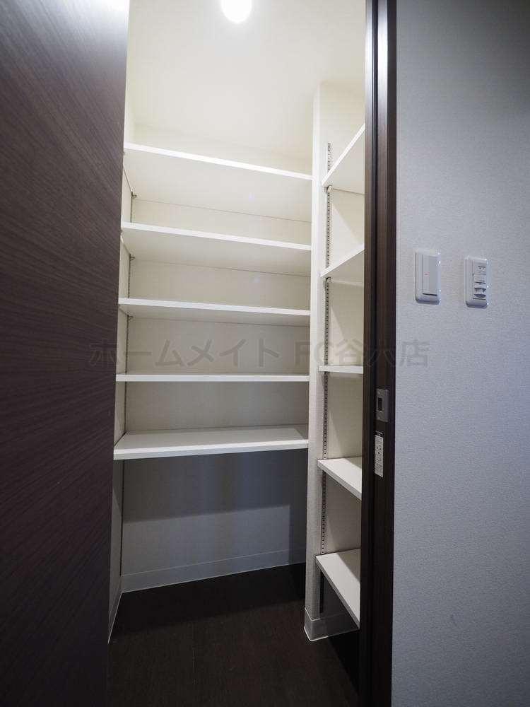 玄関　プレサンスNEO淀屋橋