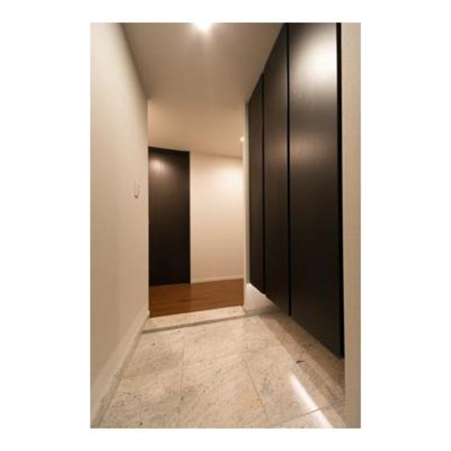 玄関　※写真は同タイプ住戸です。