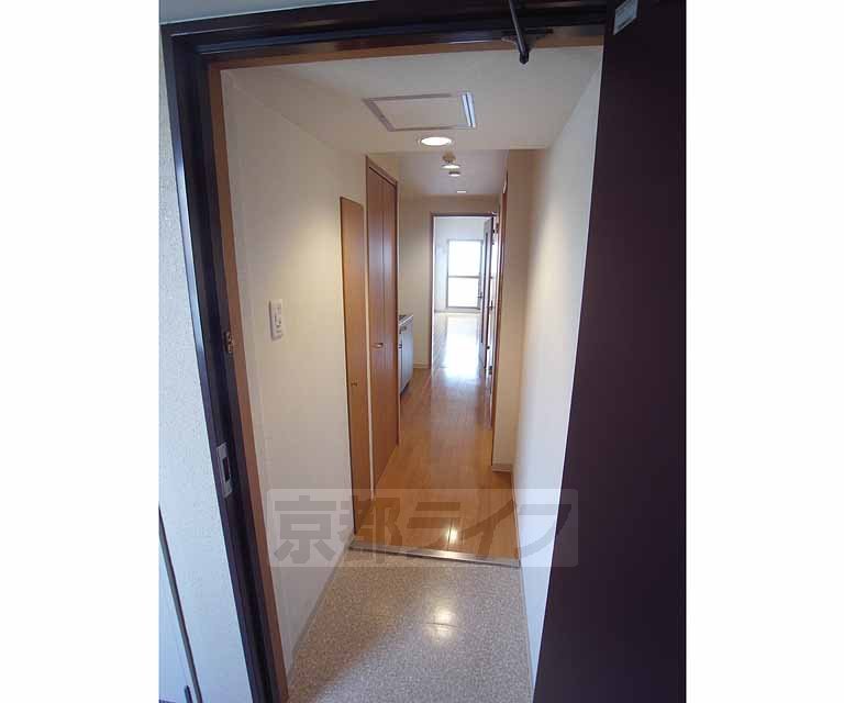 その他部屋・スペース　シンプルな玄関口・