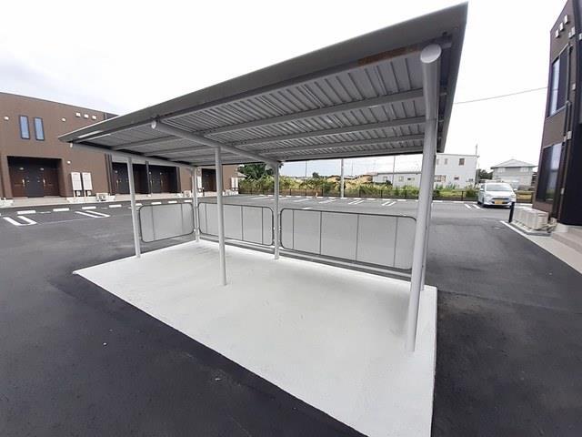 居室・リビング　駐輪場