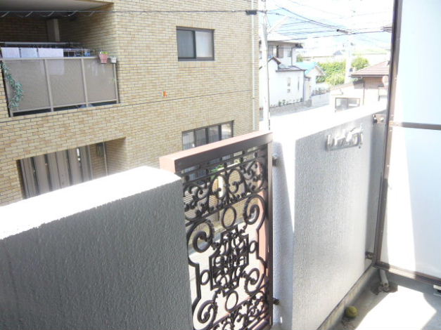 バルコニー　※別の部屋の写真です。