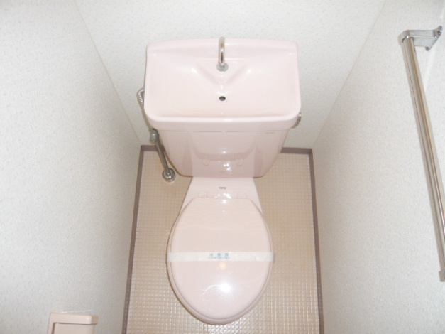 トイレ　※別の部屋の写真です。