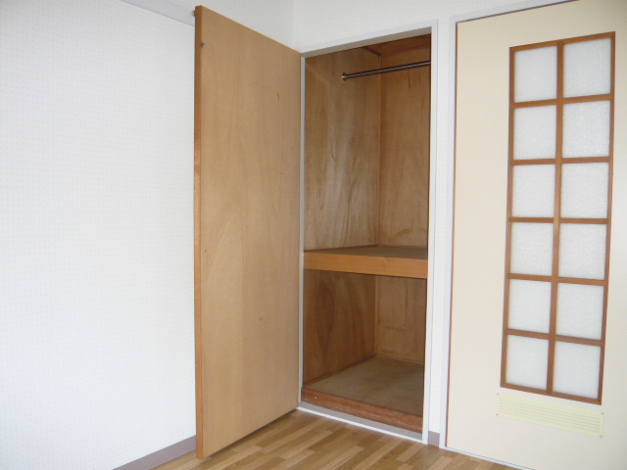 収納　※別の部屋の写真です。