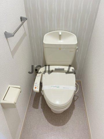 トイレ　反転タイプの部屋の写真です