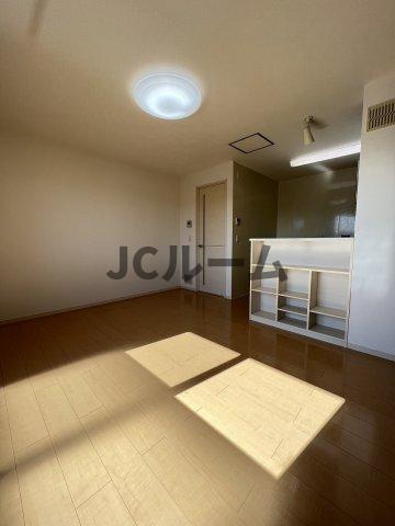 居室・リビング　反転タイプの部屋の写真です