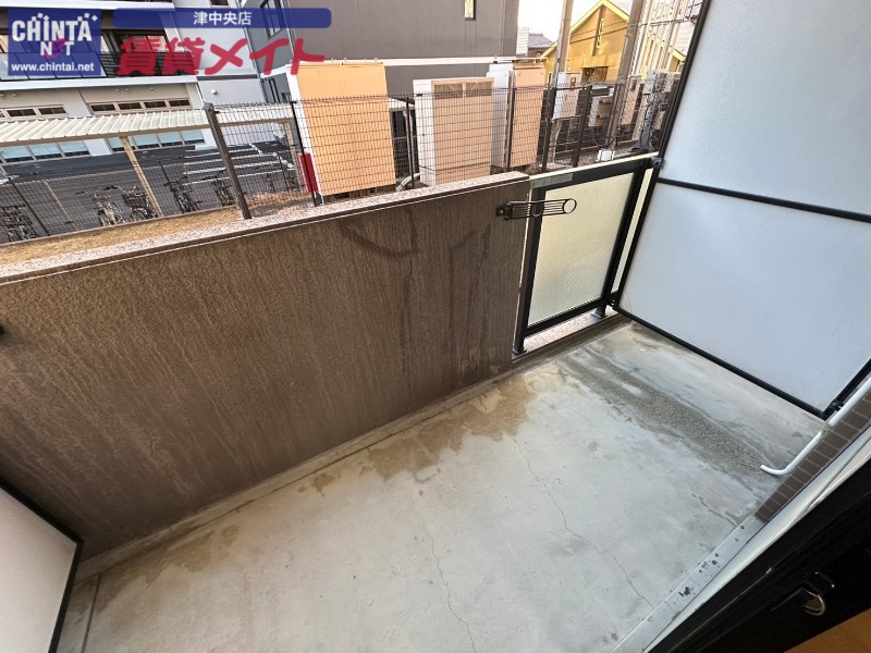 バルコニー　同じ物件、別部屋の写真です