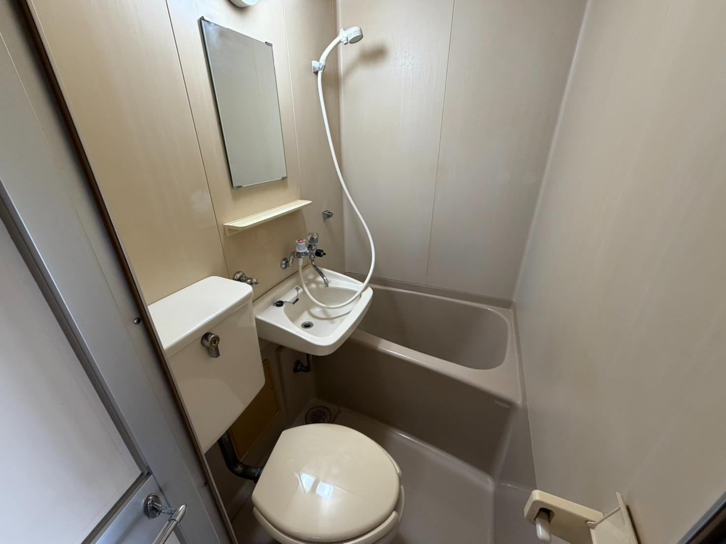 バス・シャワールーム　バスルーム