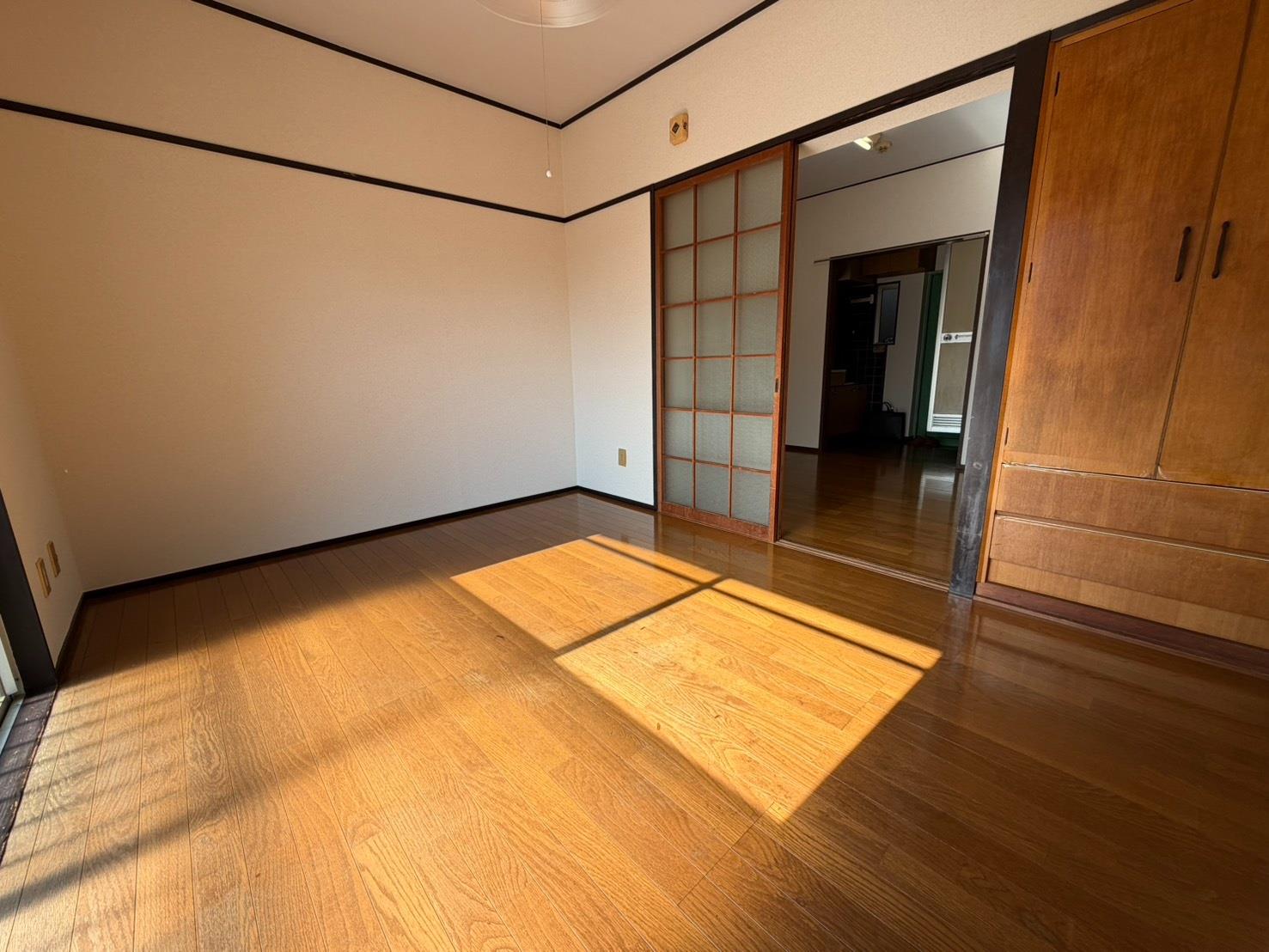 居室・リビング　5.2帖洋室