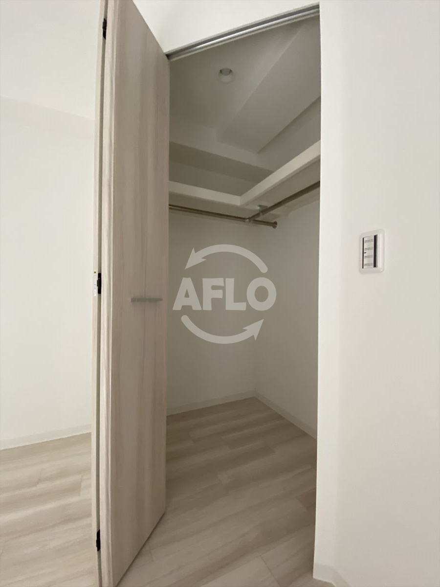 収納　LaDouceur谷町　ウォークインクローゼット