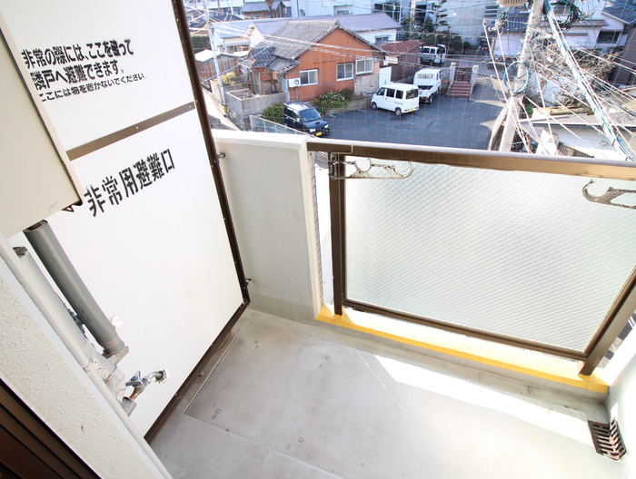 バルコニー　※写真は同型タイプ、現況優先。