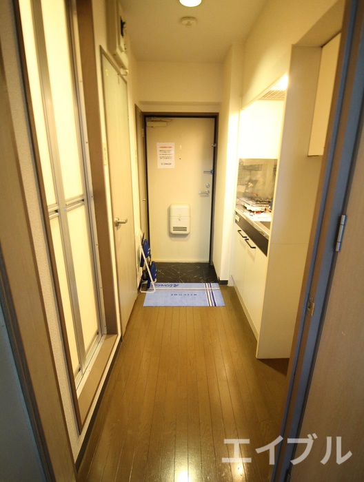 玄関　※写真は同型タイプ、現況優先。