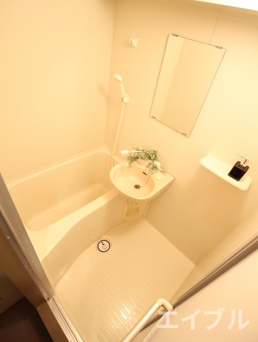 バス・シャワールーム　※写真は同型タイプ、現況優先。