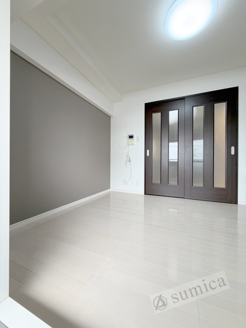 居室・リビング　ホワイトベースで明るい内装♪