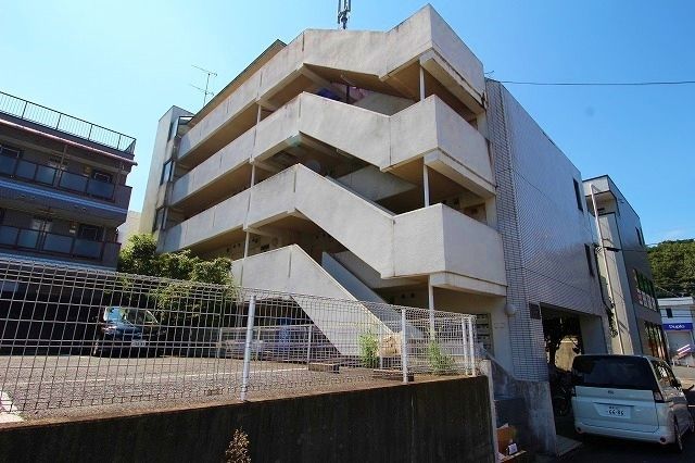 建物外観　★お部屋探しはタウンハウジング高幡不動店まで★