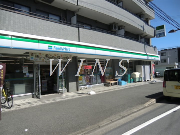 コンビニ　ファミリーマート 登戸駅東店（コンビニ）まで520m